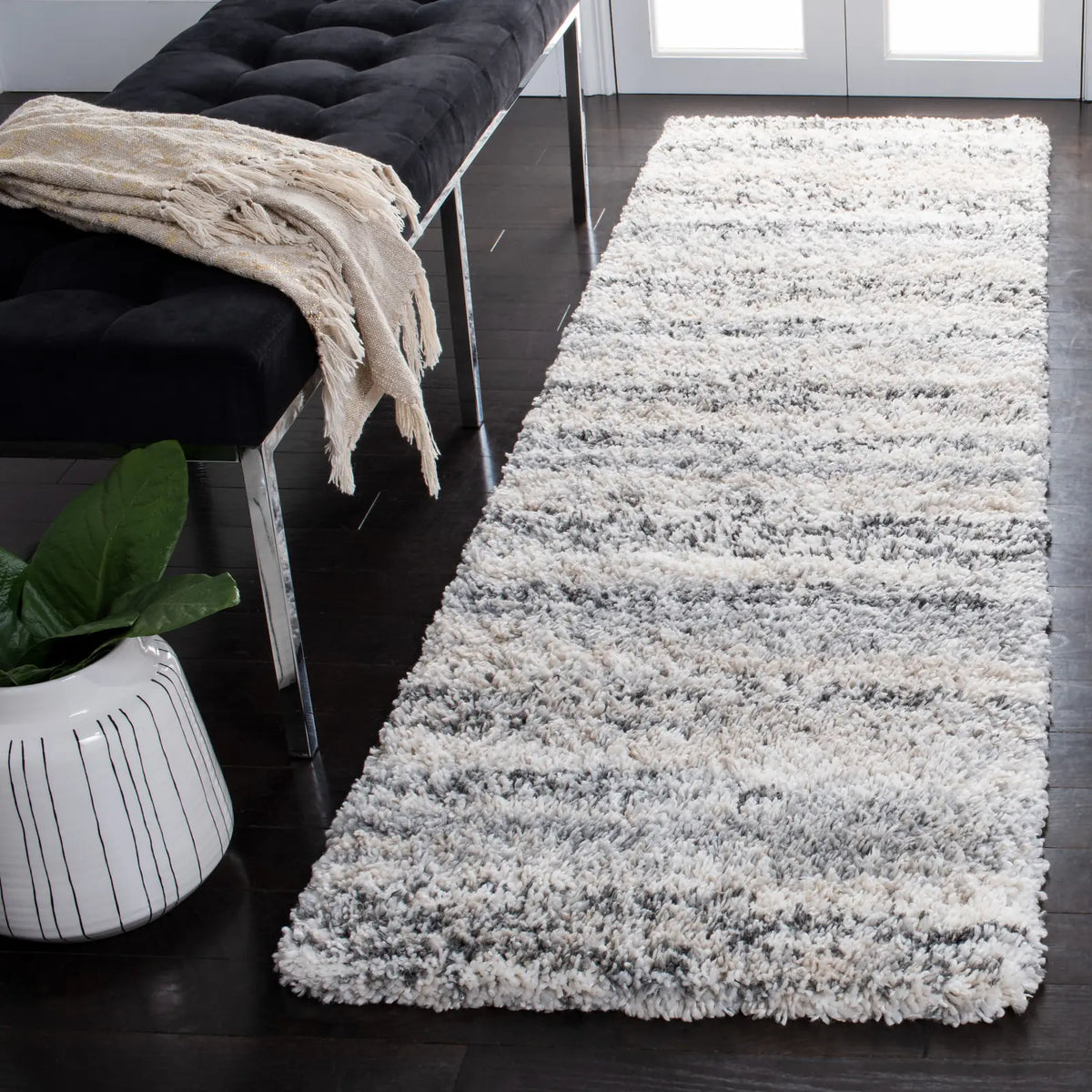 Safavieh Fontana Shag 800 2'-3" x 10'-0" Rug in Ivory / Grey