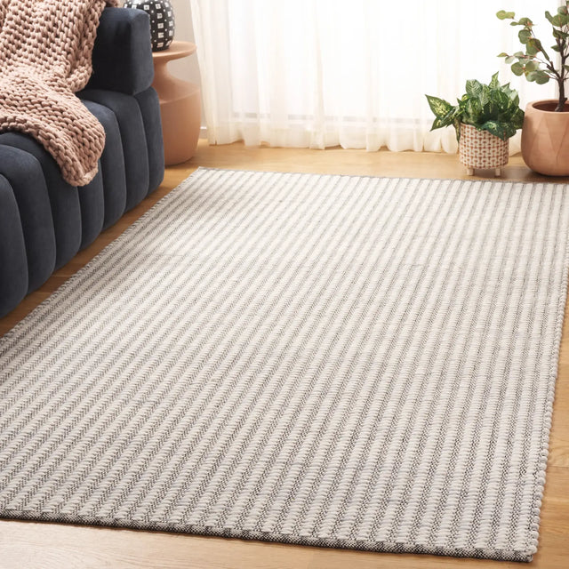 Safavieh Natura 4'-0" x 6'-0" Rug in Ivory / Grey