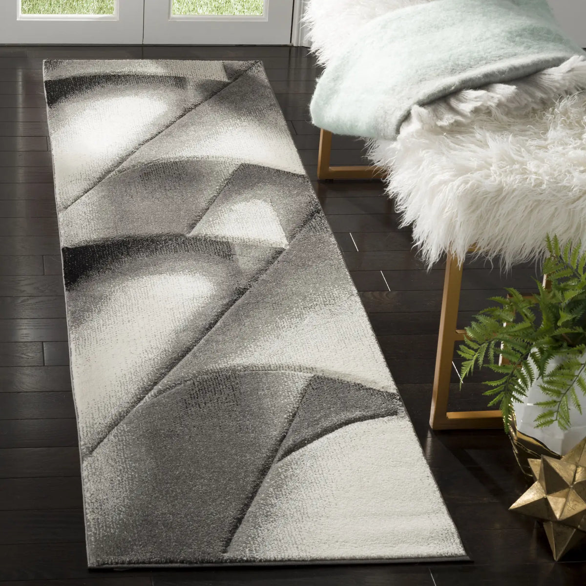 Safavieh Hollywood 2'-3" x 8'-0" Rug in Grey / Dark Grey