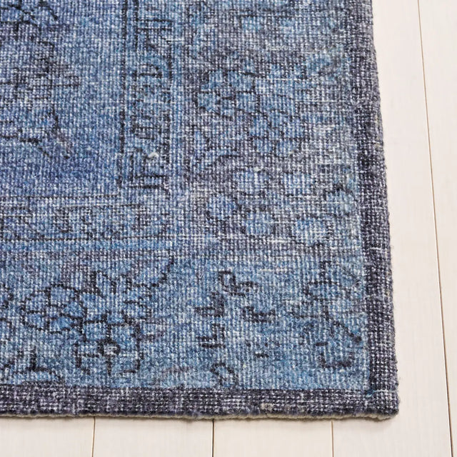 Safavieh Classic Vintage 4'-0" x 6'-0" Rug in Blue / Grey