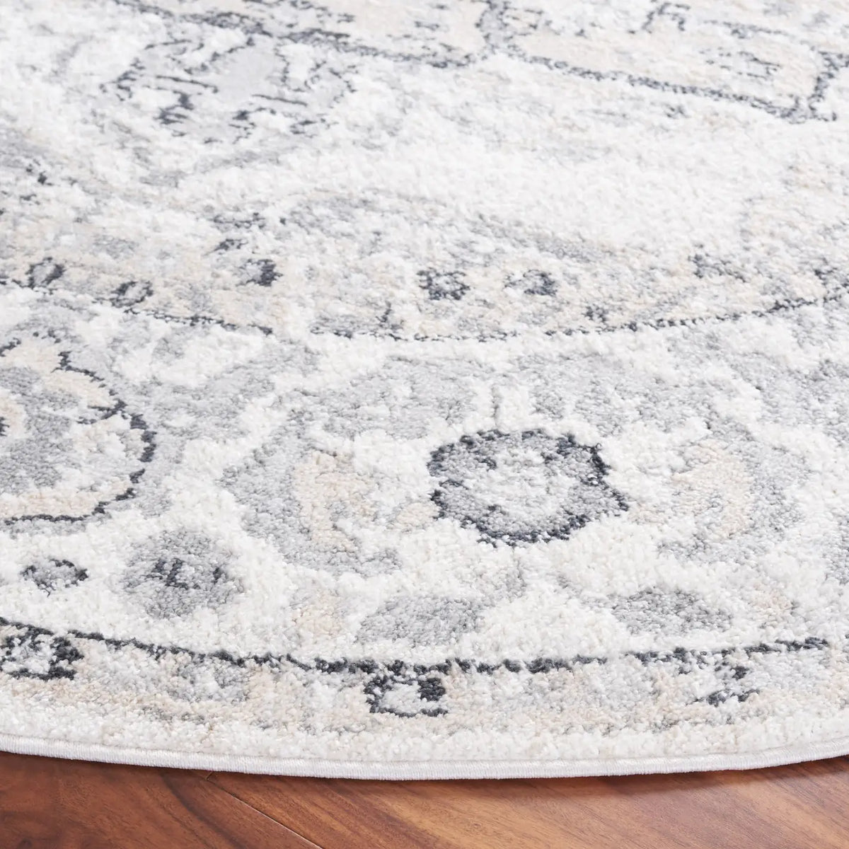 Safavieh Layla 6'-7" x 6'-7" Rug in Ivory Grey / Charcoal