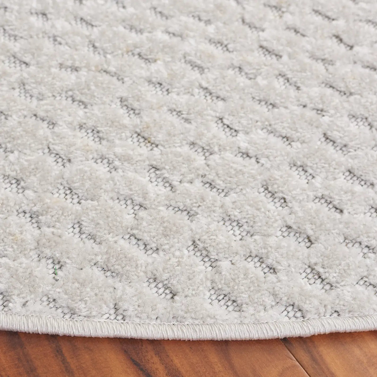 Safavieh Stella 6'-7" x 6'-7" Rug in Ivory