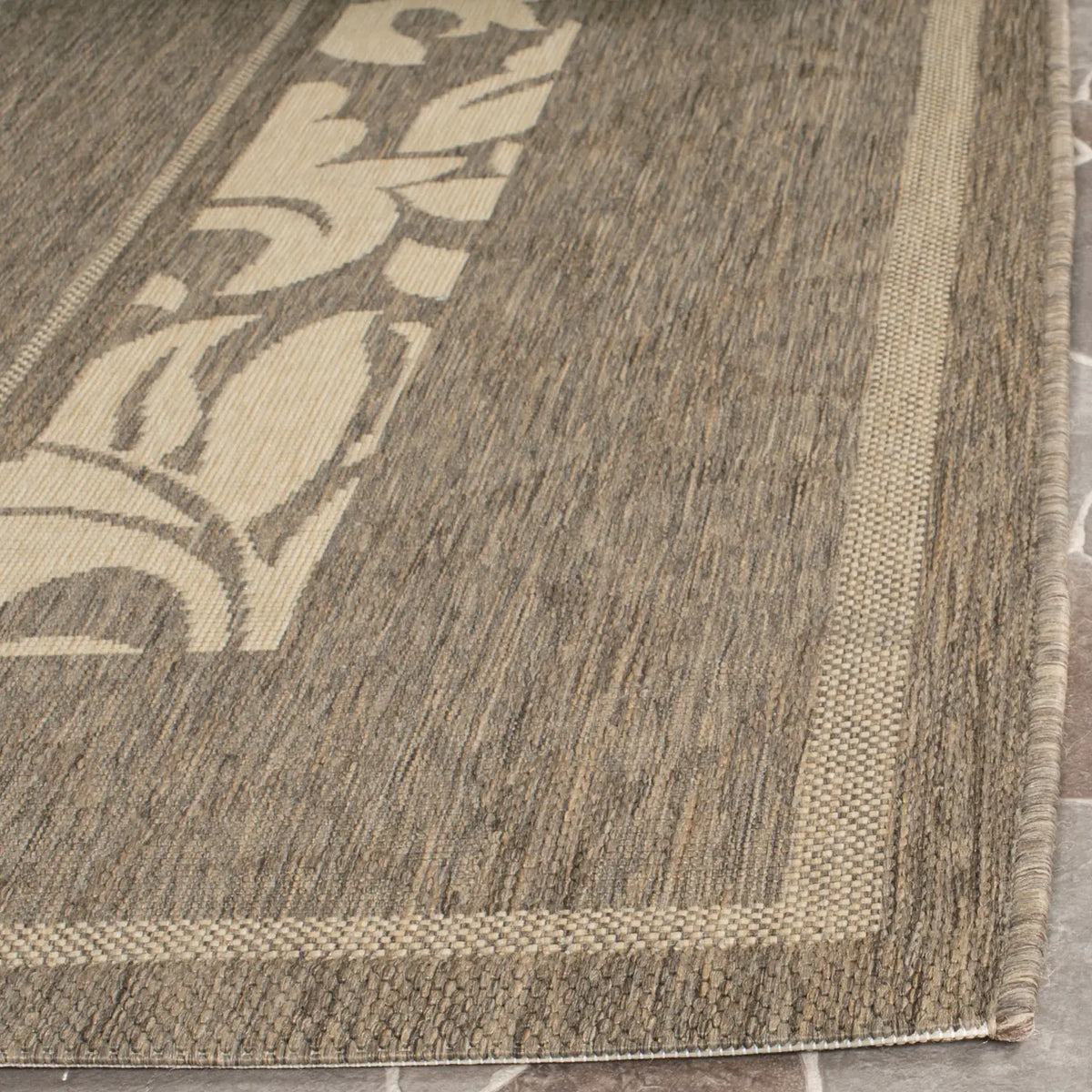Safavieh Courtyard 4'-0" x 5'-7" Rug in Brown / Natural
