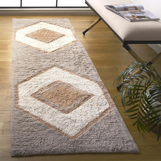 Safavieh Vermont 2'-3" x 8'-0" Rug in Ivory / Brown