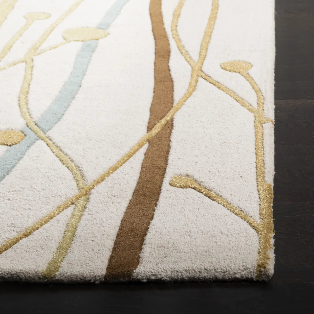 Safavieh Soho 3'-6" x 5'-6" Rug in Beige / Multi