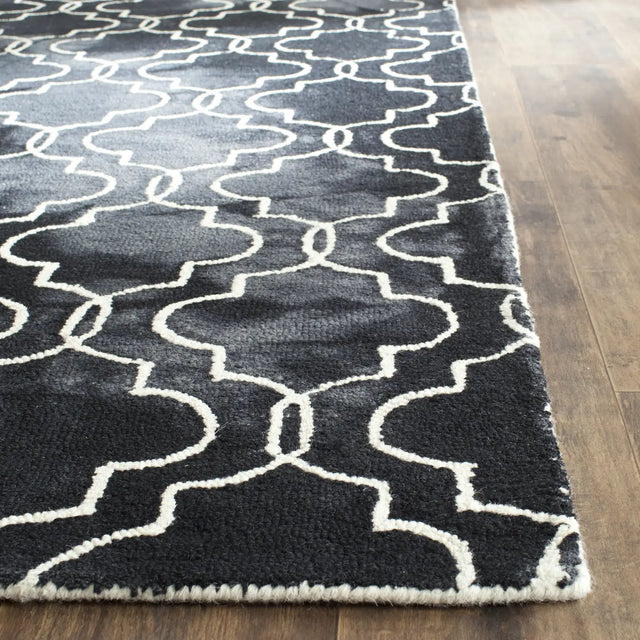 Safavieh Dip Dye 4'-0" x 6'-0" Rug in Graphite / Ivory