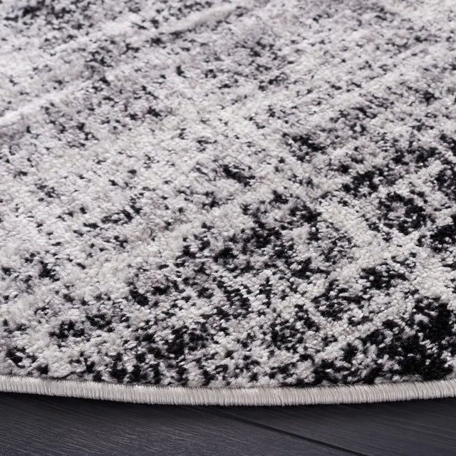 Safavieh Adirondack 6'-0" x 6'-0" Rug in Ivory / Black