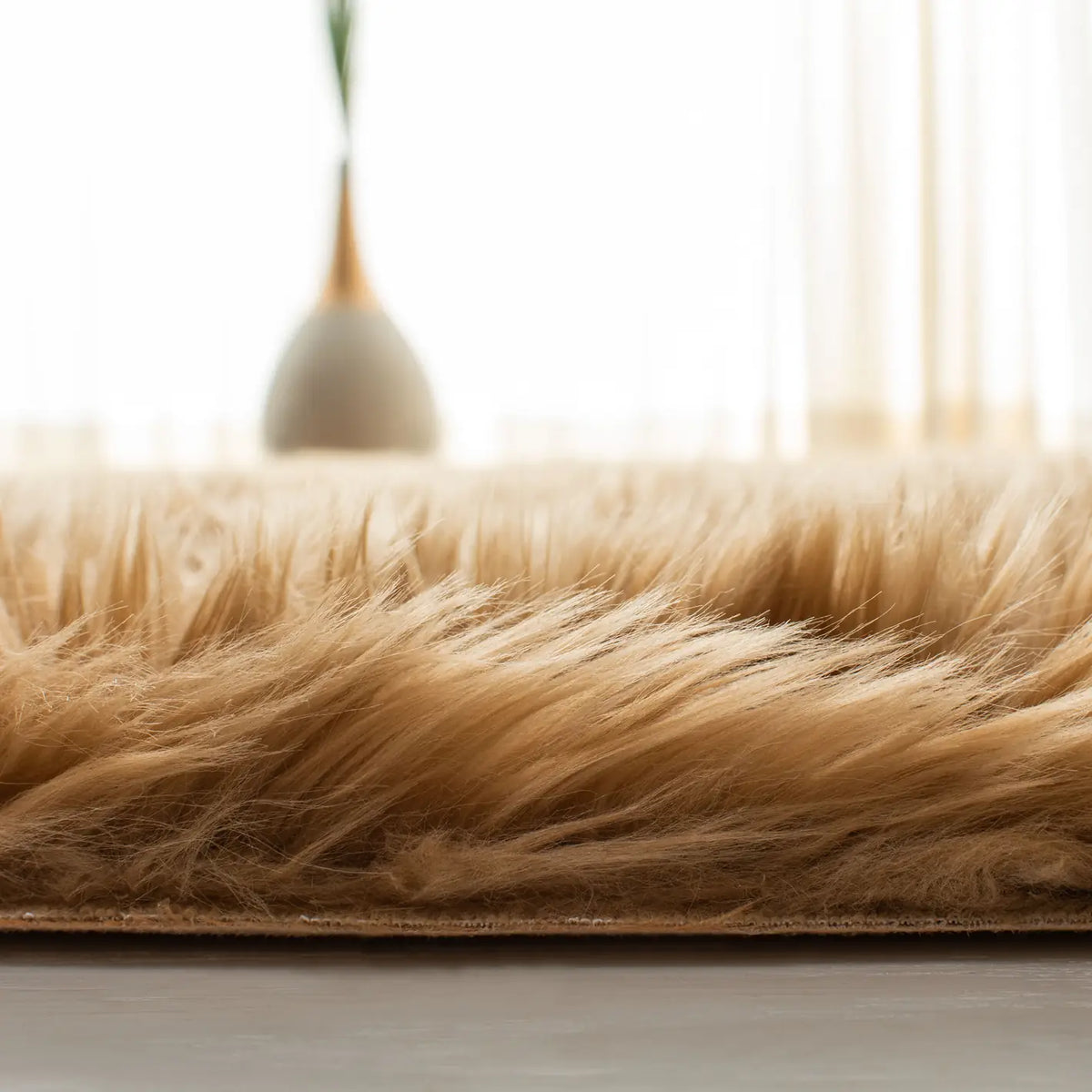 Safavieh Faux Sheep Skin 4'-0" x 6'-0" Rug in Camel