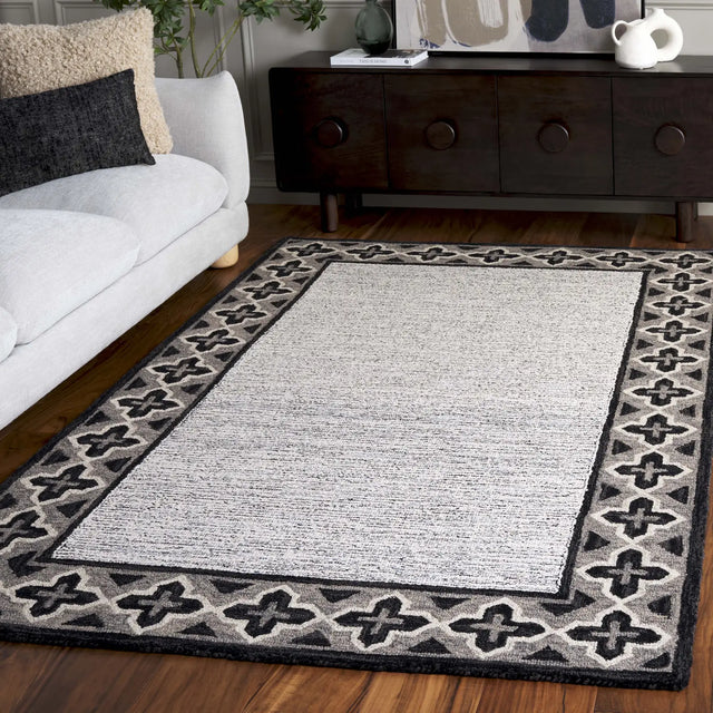 Safavieh Pine 4'-0" x 6'-0" Rug in Charcoal / Ivory