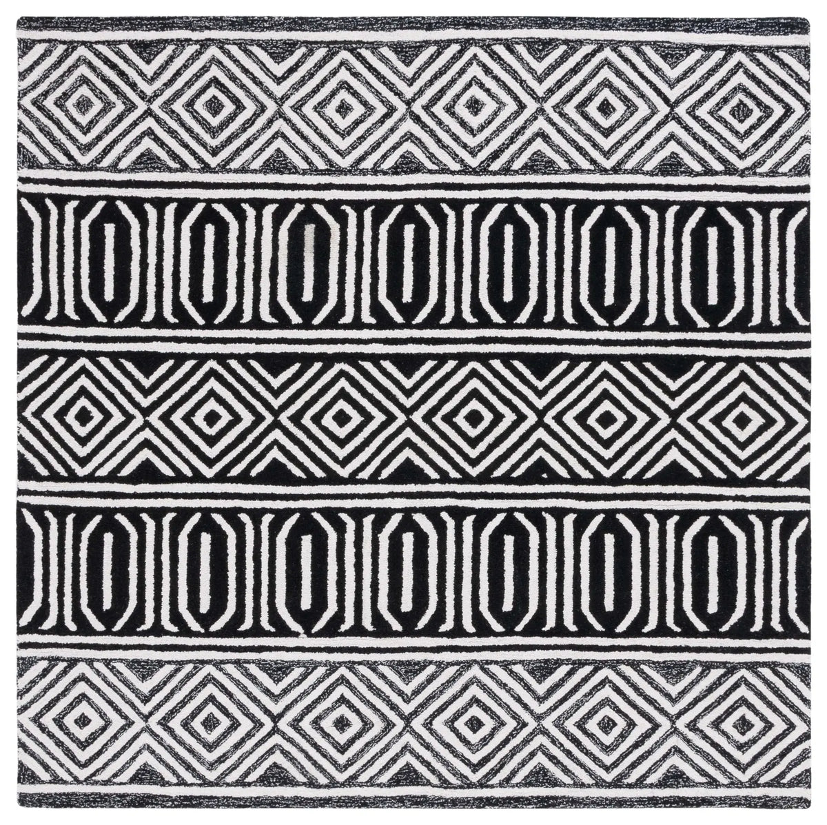 Safavieh Capri 6'-0" x 6'-0" Rug in Ivory / Black