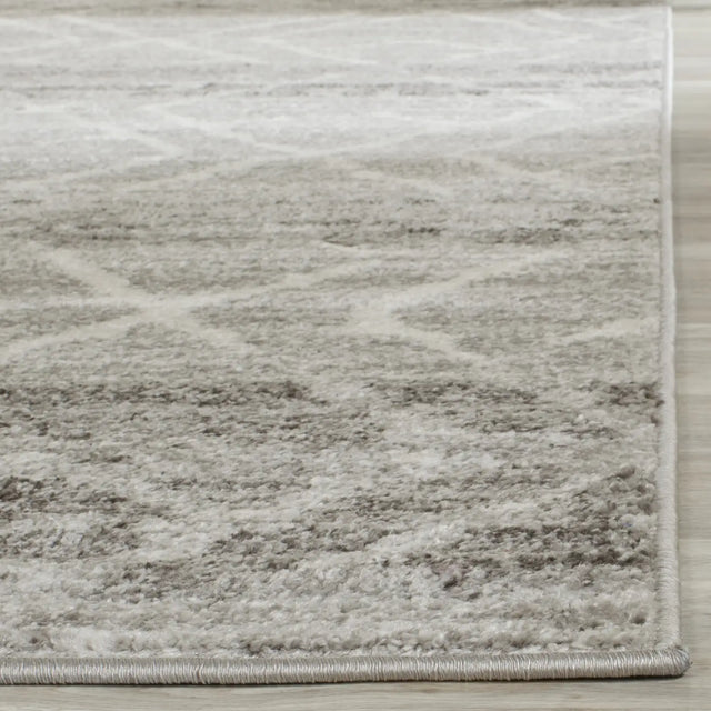 Safavieh Adirondack 6'-0" x 9'-0" Rug in Silver / Ivory