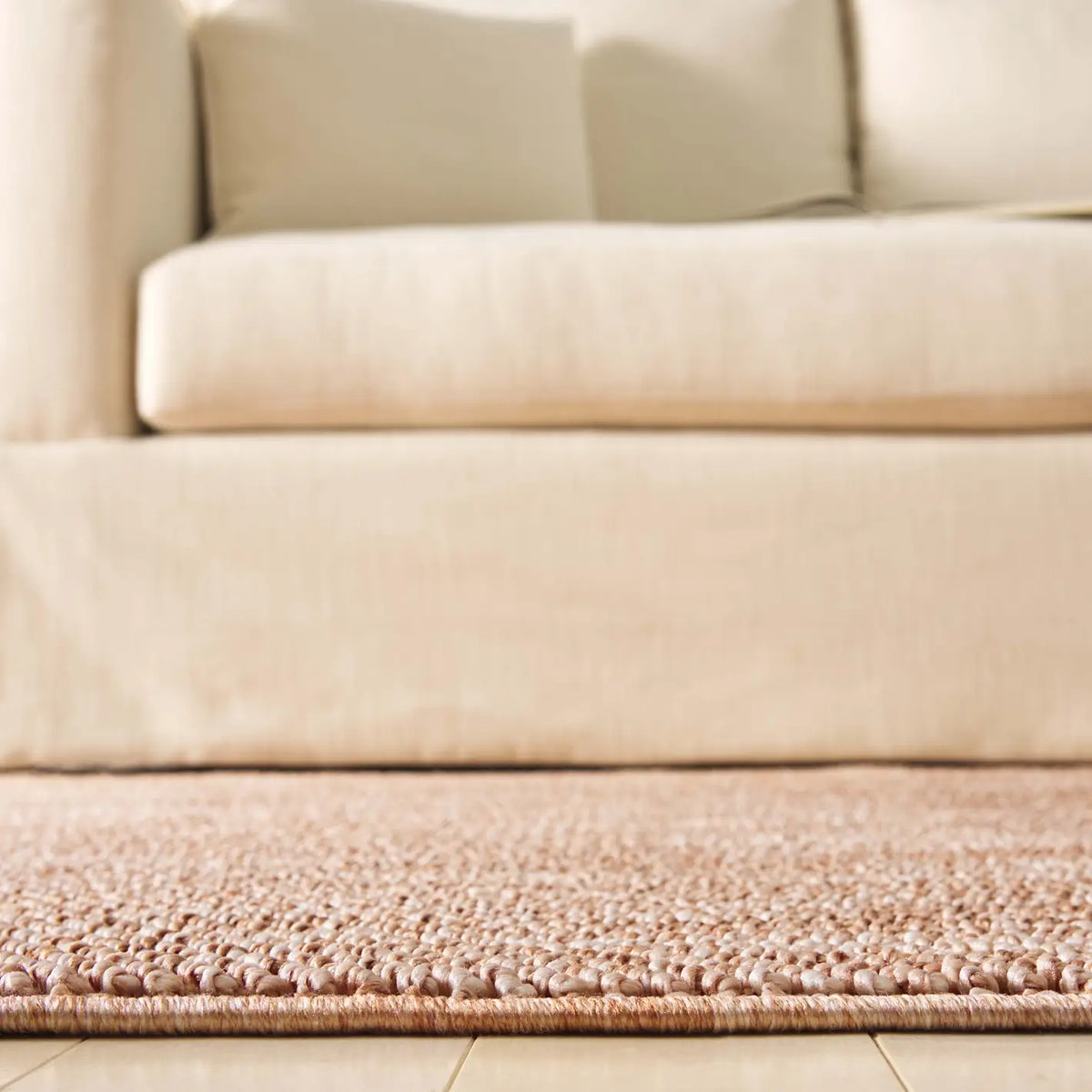 Safavieh Martha Stewart Azura 4'-0" x 6'-0" Rug in Rust
