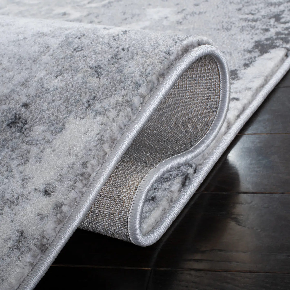 Safavieh Carnegie 4'-0" x 6'-0" Rug in Ivory / Grey