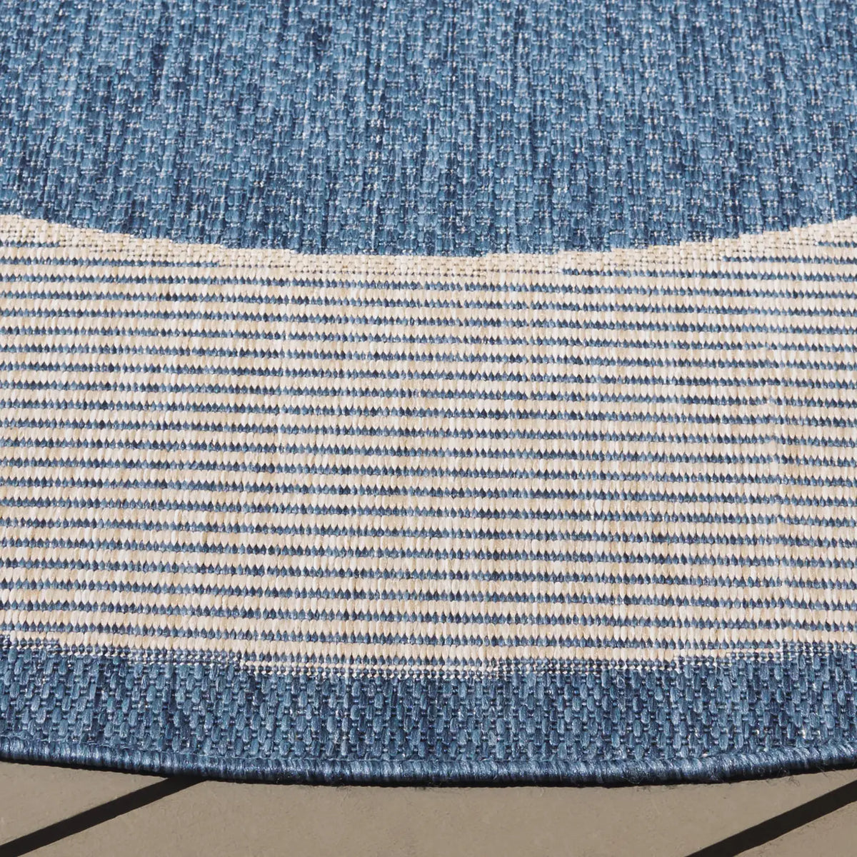 Safavieh Beach House 6'-7" x 6'-7" Rug in Blue / Ivory