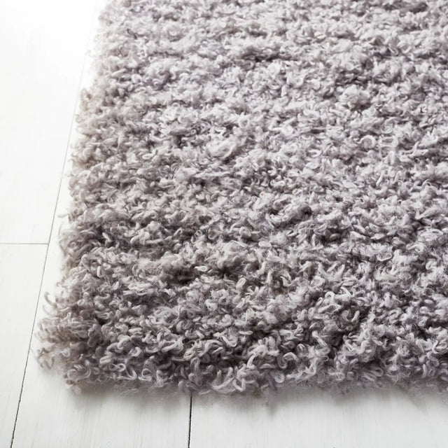 Safavieh Shag 4'-0" x 6'-0" Rug in Grey