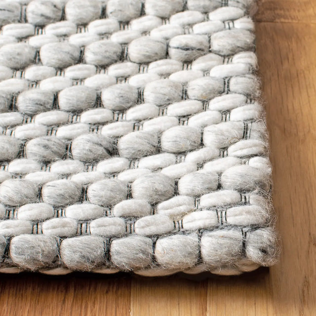 Safavieh Marbella 5'-0" x 8'-0" Rug in Light Grey / Ivory