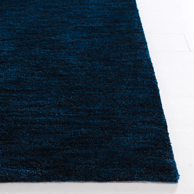 Safavieh Carmine 4'-0" x 6'-0" Rug in Turquoise