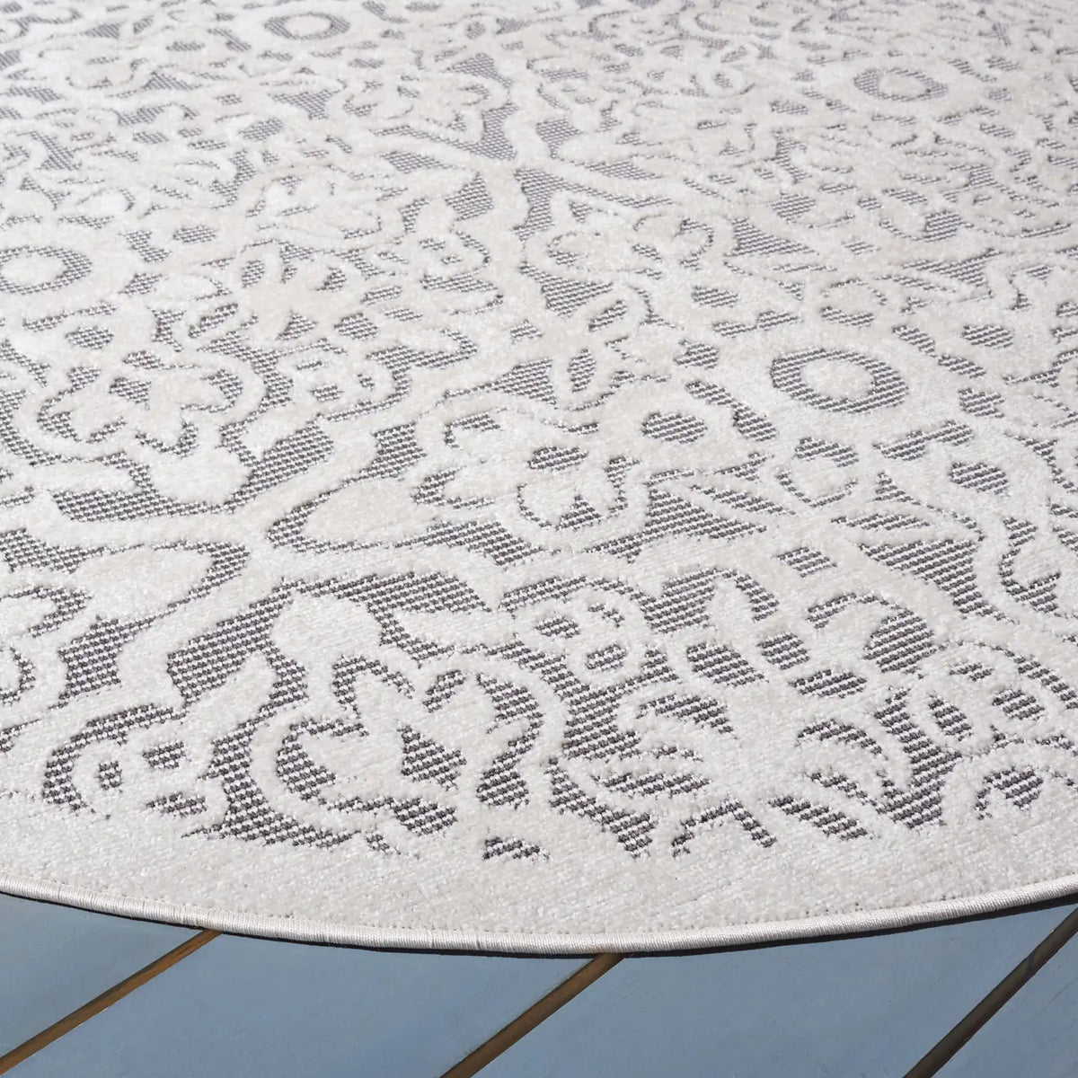 Safavieh Cabana 6'-7" x 6'-7" Rug in Ivory / Grey