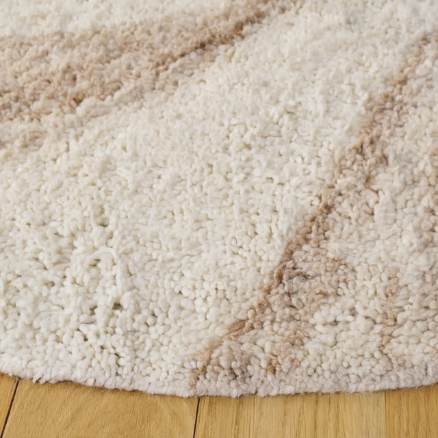 Safavieh Vermont 6'-0" x 6'-0" Rug in Ivory / Beige