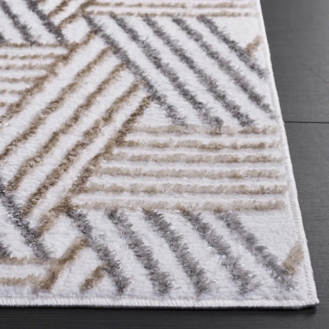 Safavieh Maya 4'-0" x 6'-0" Rug in Ivory / Grey Beige