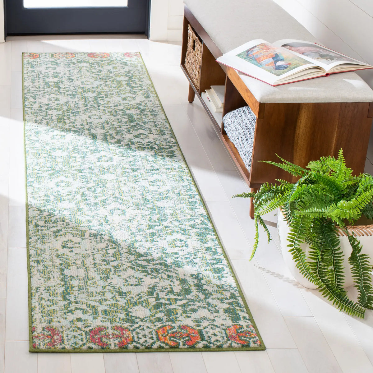 Safavieh Madison 2'-0" x 8'-0" Rug in Green / Ivory