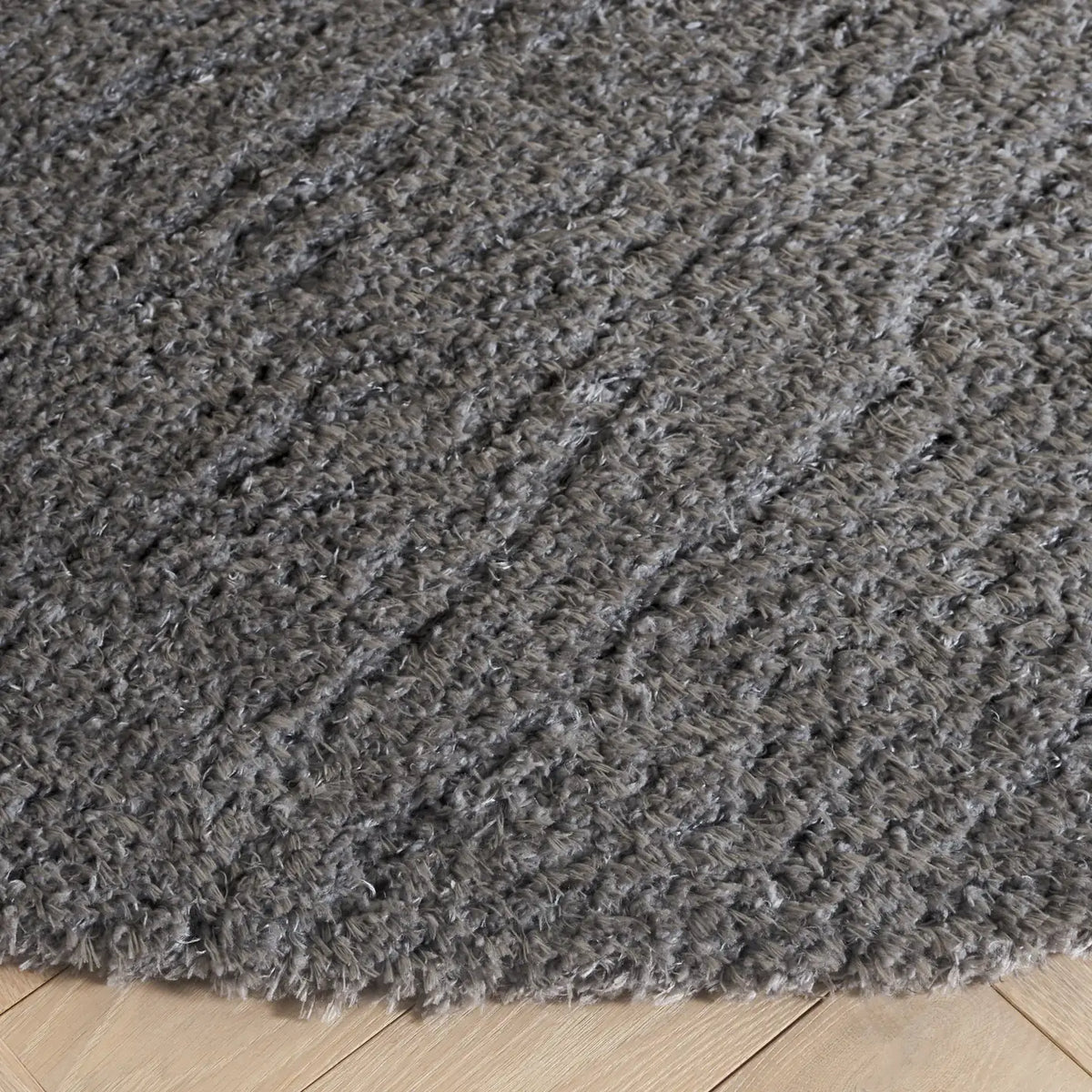 Safavieh Lindsay Shag 6'-7" x 6'-7" Rug in Dark Grey