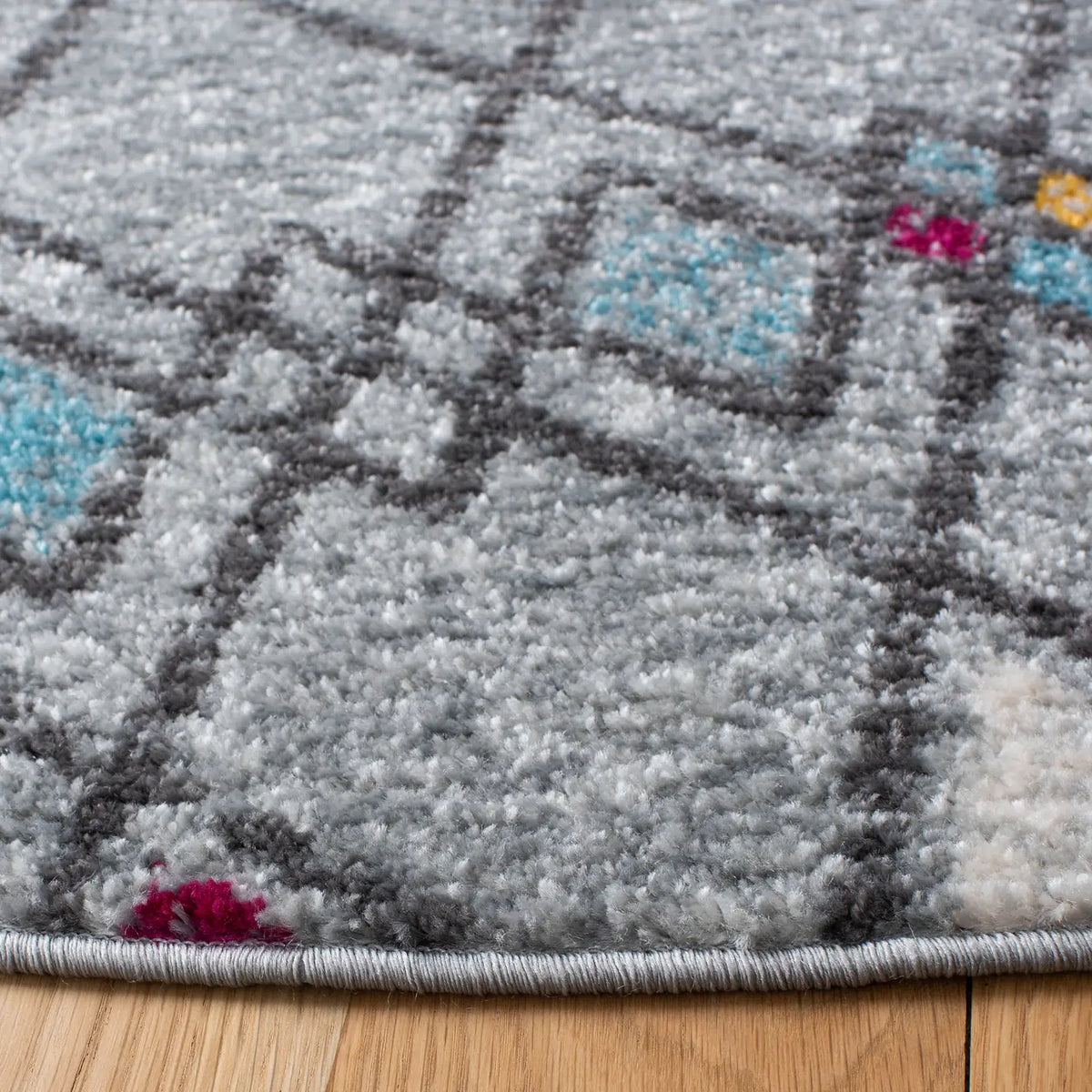 Safavieh Amsterdam 6'-7" x 6'-7" Rug in Grey / Light Grey