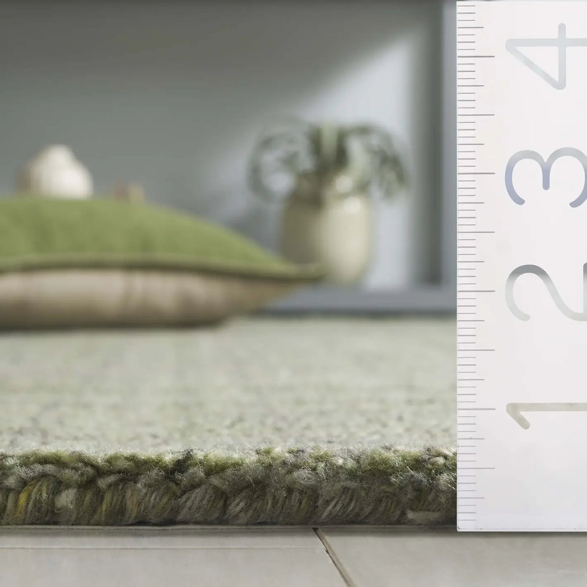 Safavieh Abstract 4'-0" x 6'-0" Rug in Green