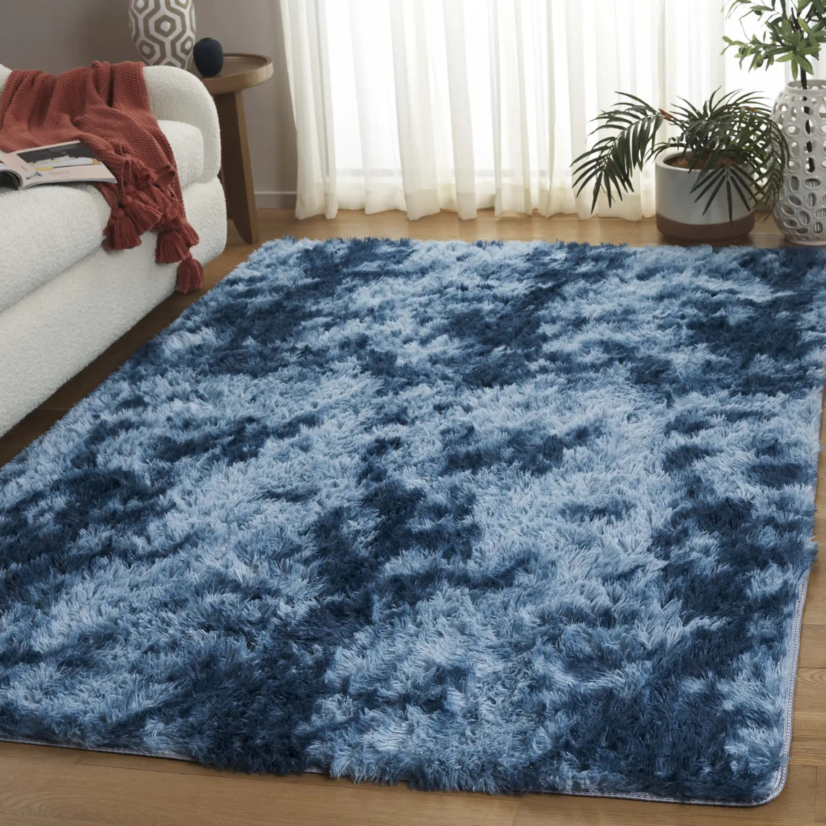 Safavieh Rainbow Shag 4'-0" x 6'-0" Rug in Blue