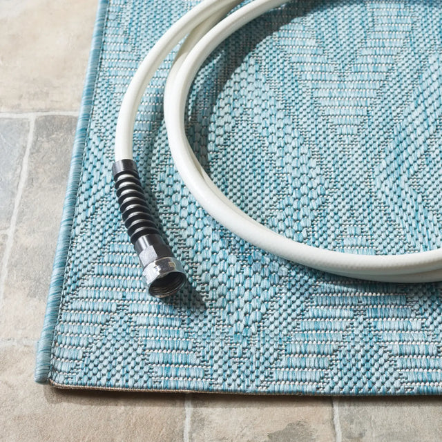 Safavieh Courtyard 4'-0" x 5'-7" Rug in Aqua / Aqua