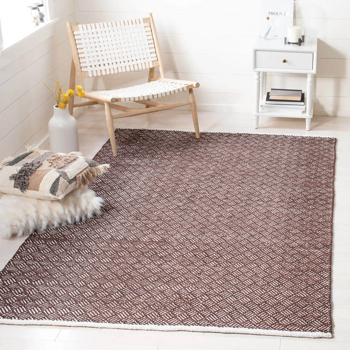 Safavieh Boston 5'-0" x 8'-0" Rug in Brown