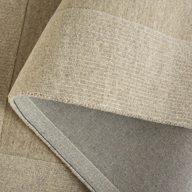 Safavieh Metro 2'-3" x 8'-0" Rug in Taupe
