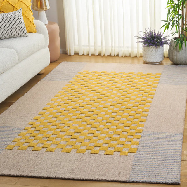 Safavieh Genre 4'-0" x 6'-0" Rug in Gold / Beige