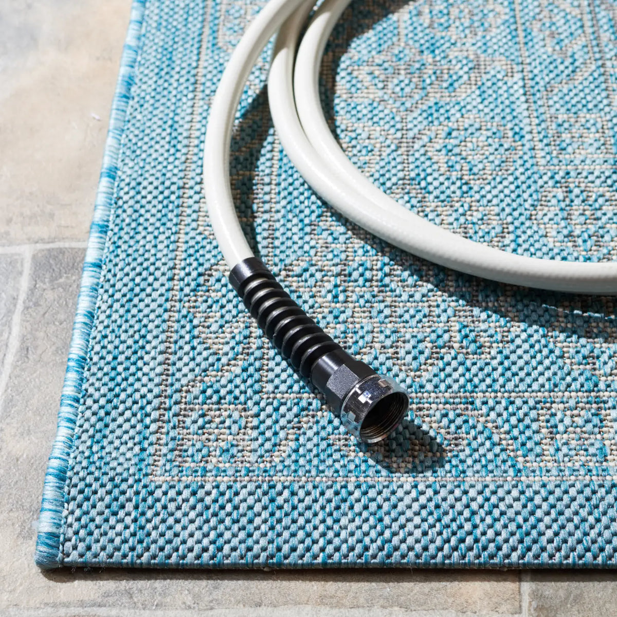 Safavieh Courtyard 4'-0" x 5'-7" Rug in Aqua / Grey