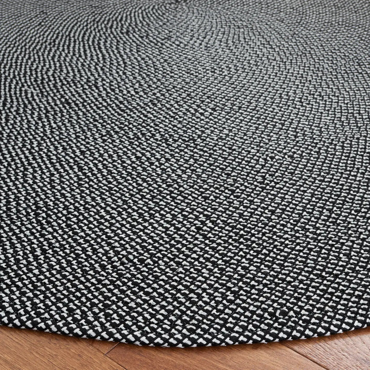 Safavieh Braided 5'-0" x 5'-0" Rug in Black / White