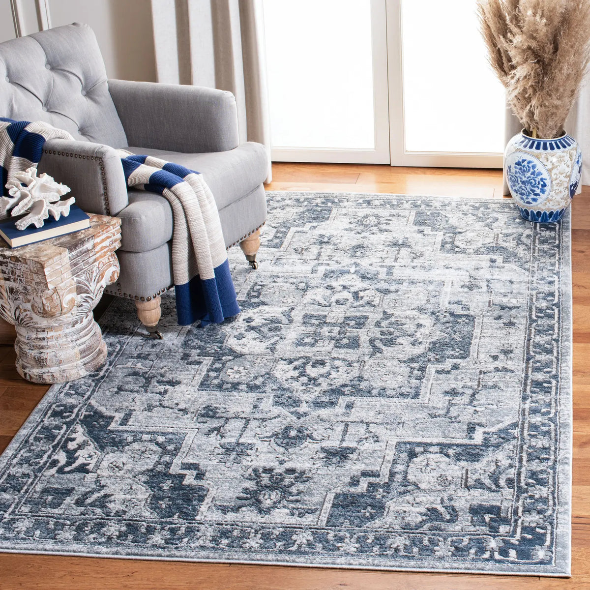 Safavieh Martha Stewart 4'-0" x 6'-0" Rug in Navy / Ivory