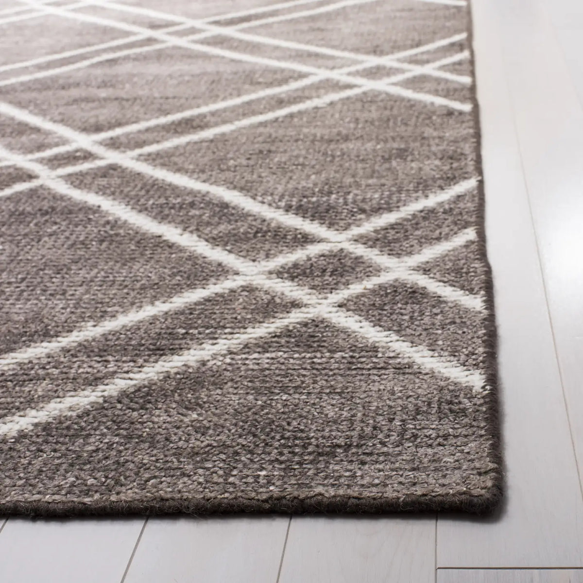 Safavieh Stone Wash 5'-0" x 8'-0" Rug in Dark Grey