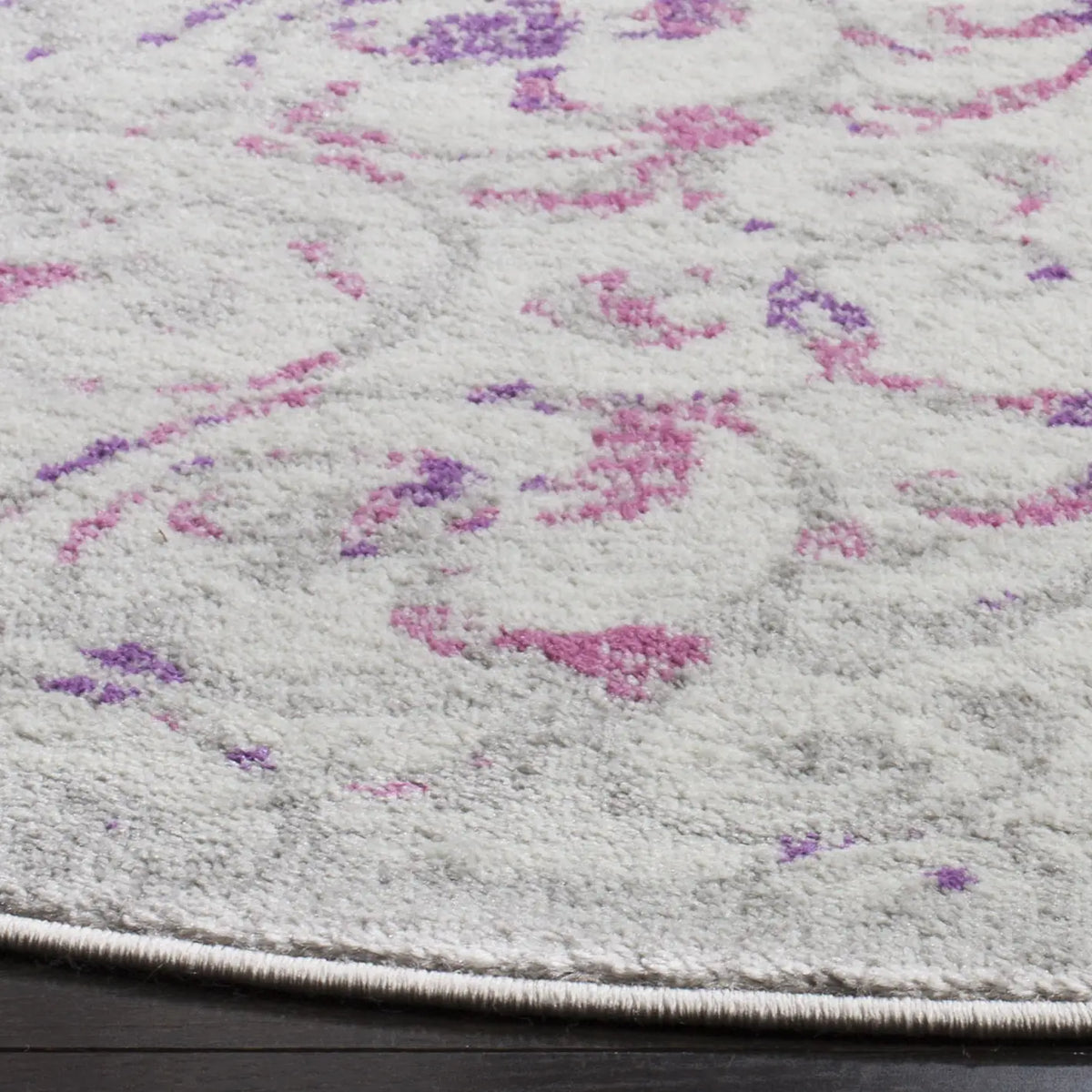 Safavieh Skyler 6'-7" x 6'-7" Rug in Ivory / Pink