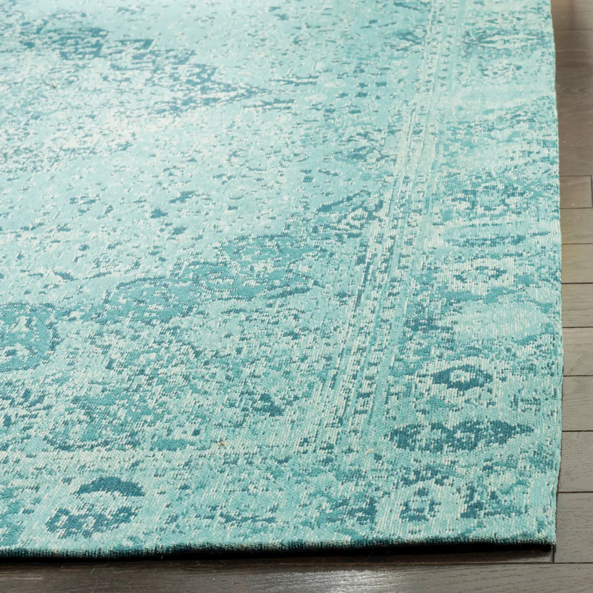 Safavieh Classic Vintage 5'-0" x 8'-0" Rug in Teal