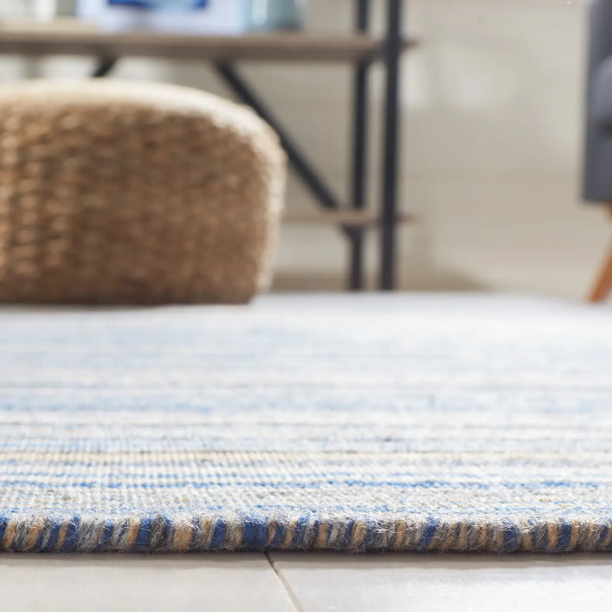 Safavieh Kilim 4'-0" x 6'-0" Rug in Blue / Yellow