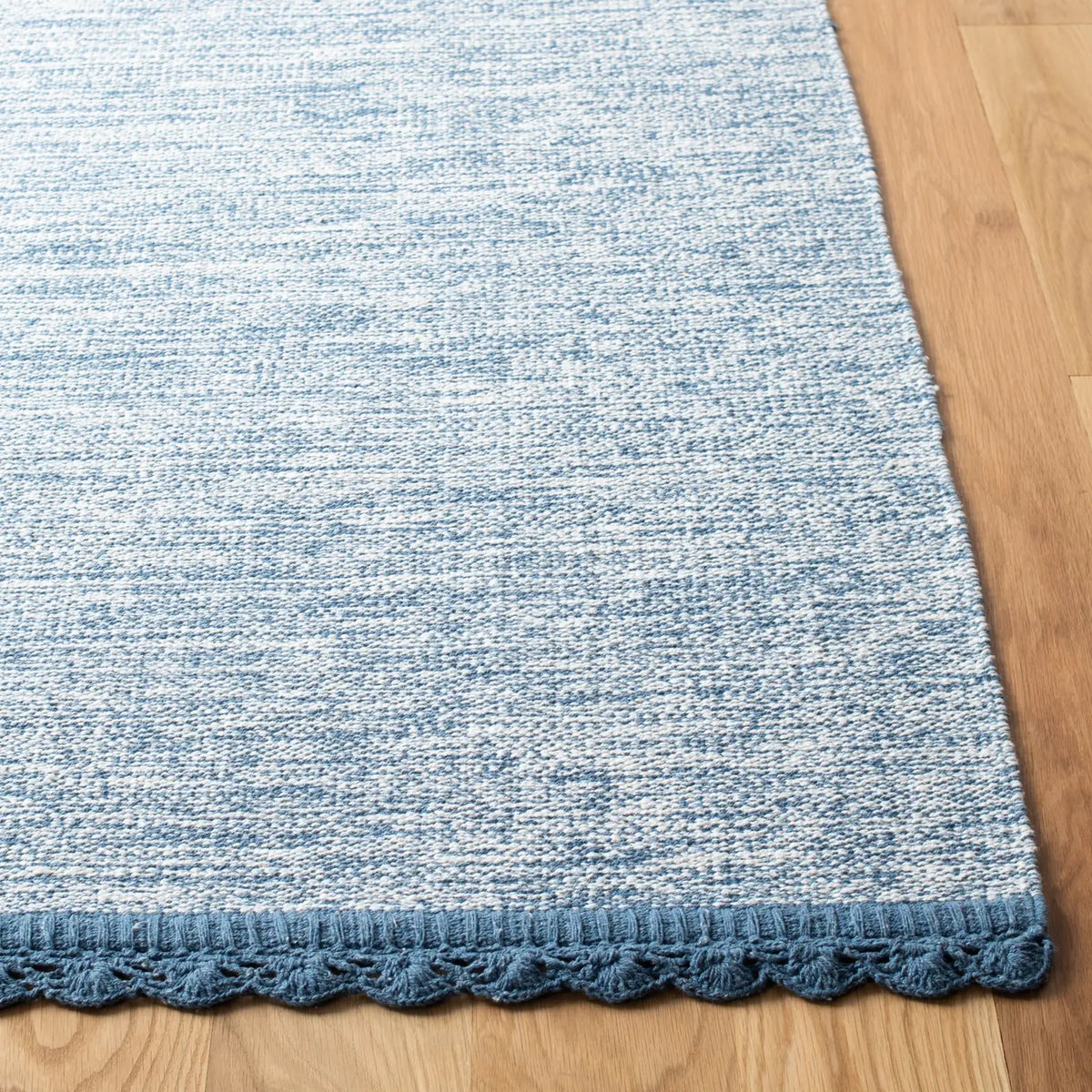 Safavieh Montauk 5'-0" x 8'-0" Rug in Blue