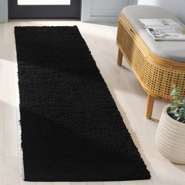 Safavieh Rumi Shag 2'-2" x 8'-0" Rug in Black
