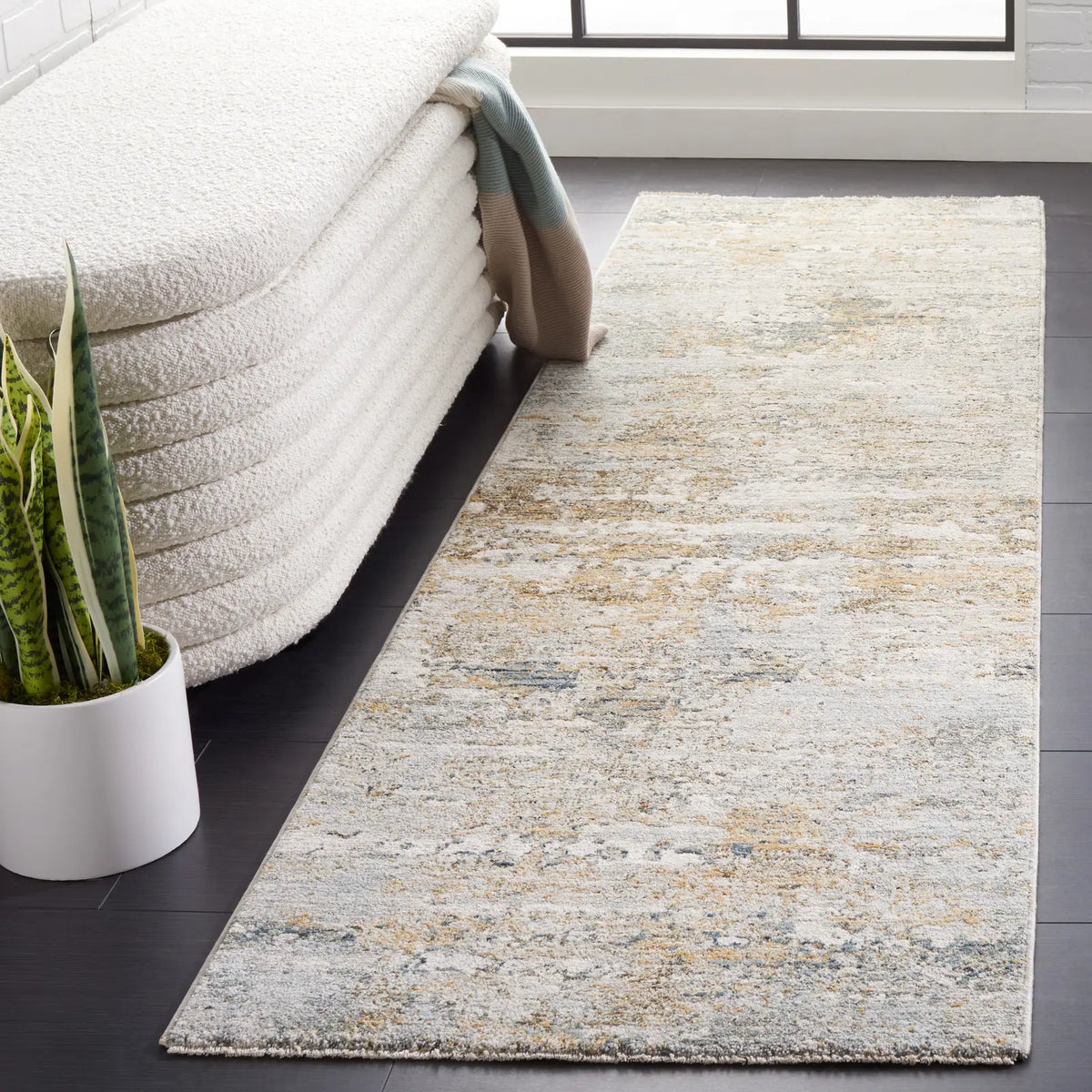 Safavieh Adrianna 2'-2" x 8'-0" Rug in Blue / Gold