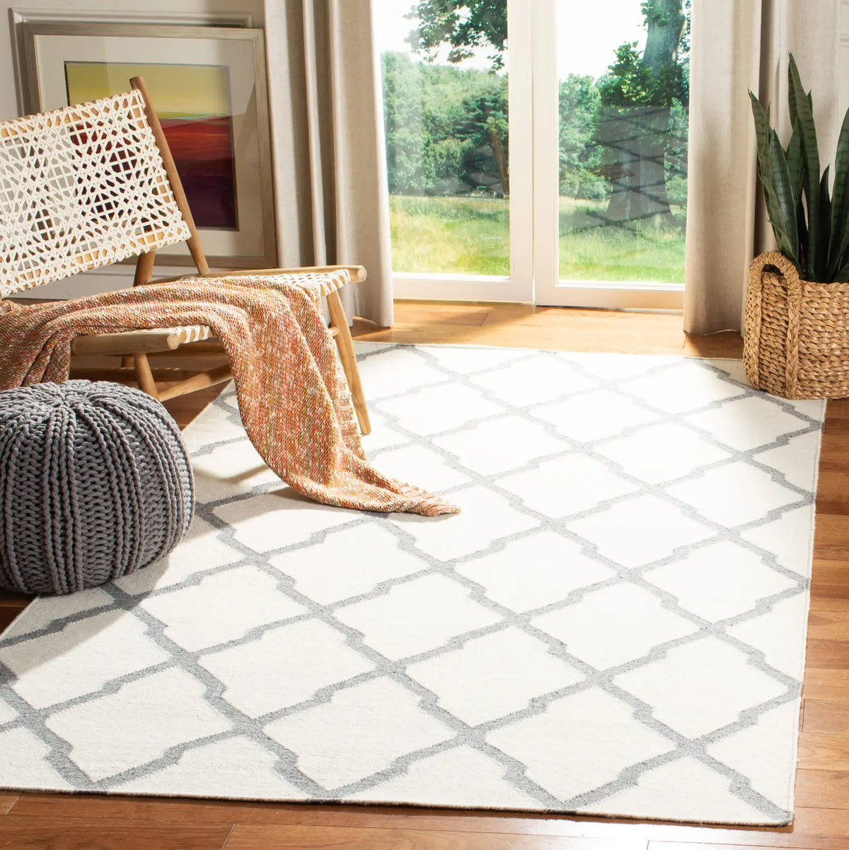 Safavieh Dhurries 5'-0" x 8'-0" Rug in Ivory / Grey