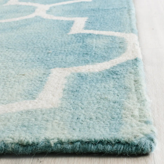 Safavieh Dip Dye 2'-3" x 6'-0" Rug in Turquoise / Ivory