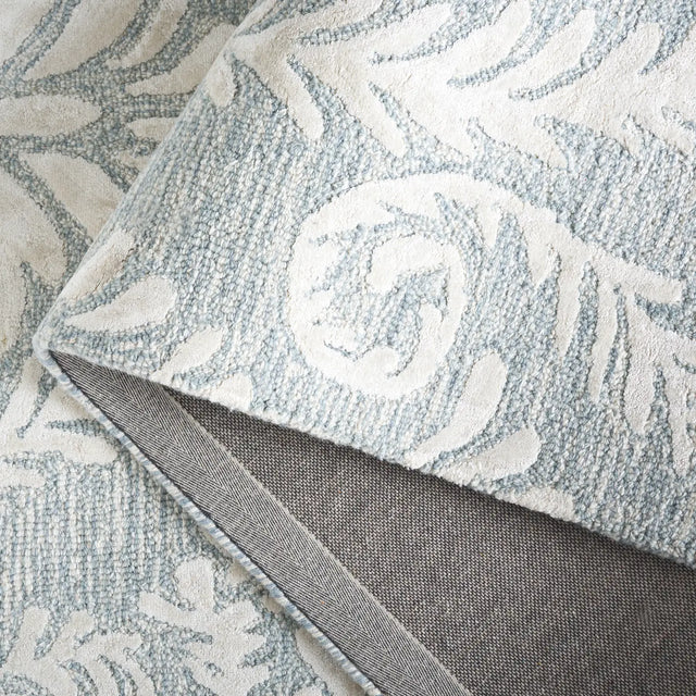 Safavieh Glamour 4'-0" x 6'-0" Rug in Blue / Ivory