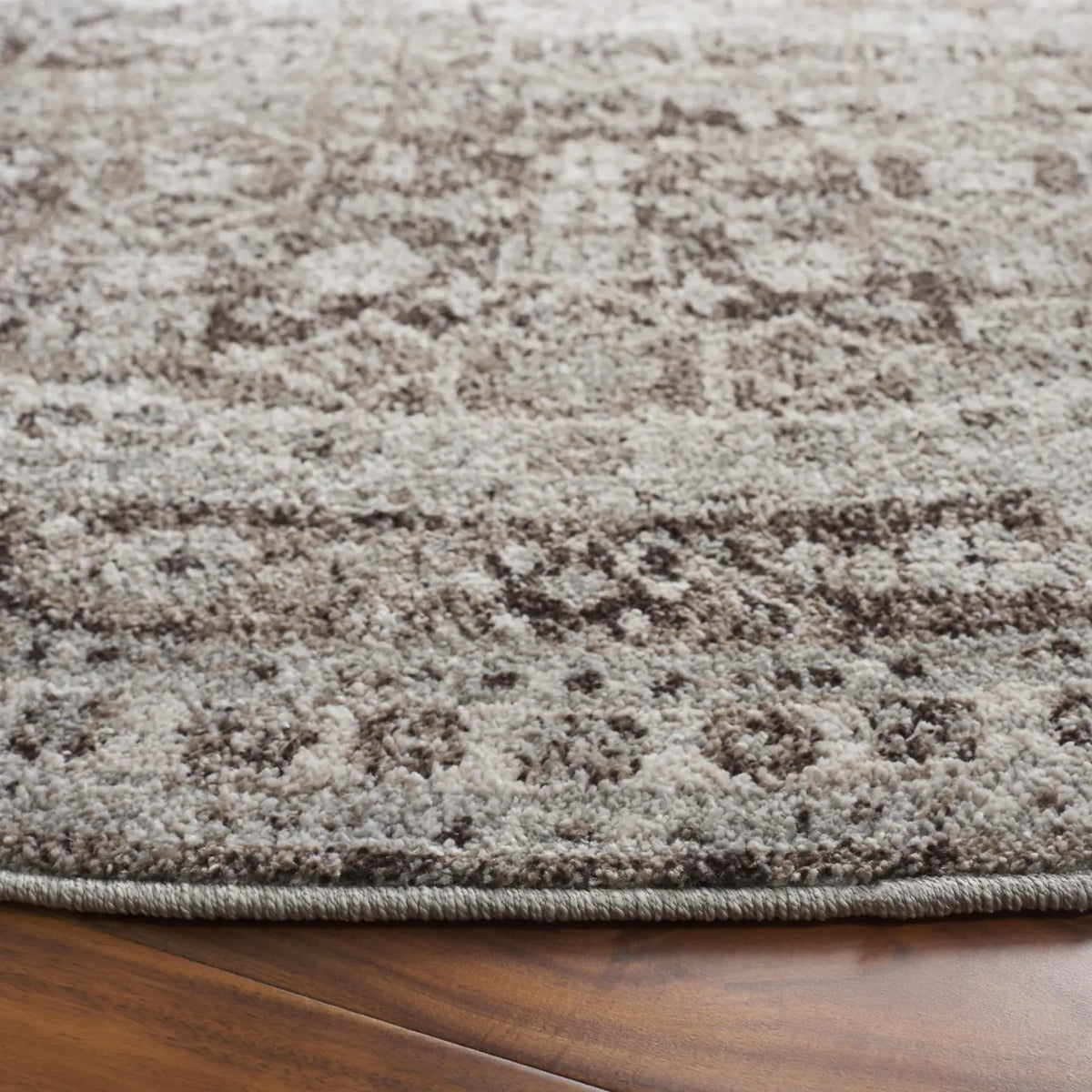 Safavieh Vintage Tabriz 6'-7" x 6'-7" Rug in Grey / Charcoal