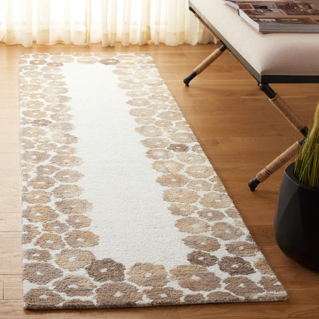 Safavieh Jardin 2'-3" x 8'-0" Rug in Beige / Ivory