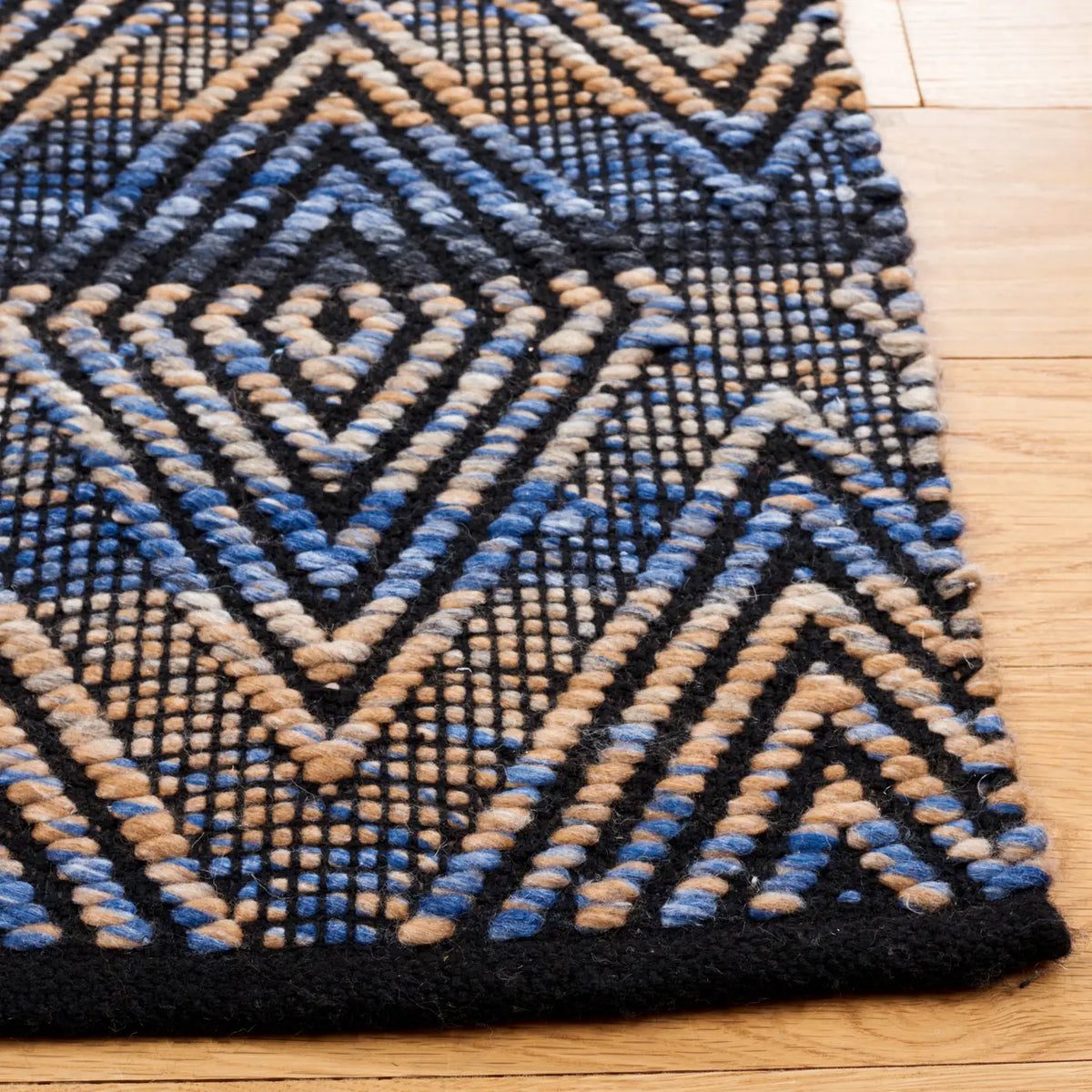 Safavieh Natura 4'-0" x 6'-0" Rug in Blue / Orange