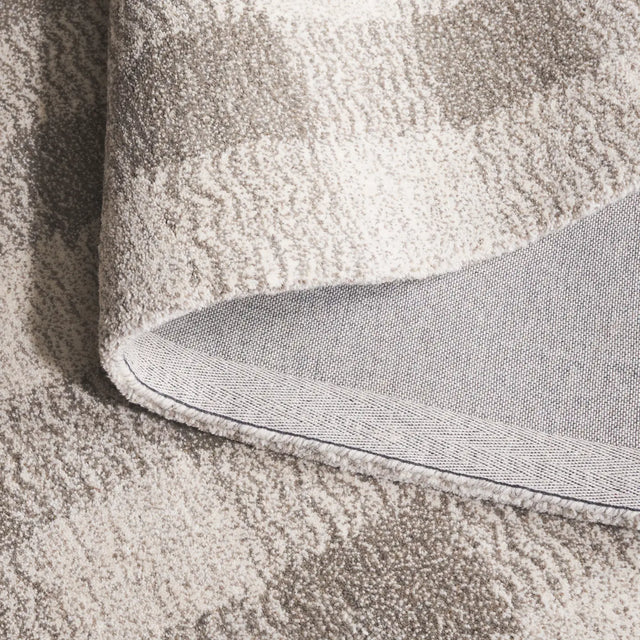 Safavieh Genre 4'-0" x 6'-0" Rug in Grey / Ivory